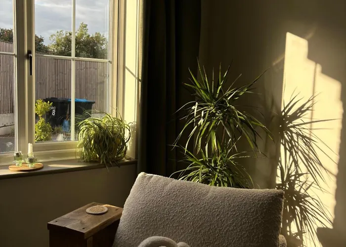 Stylish Double Females And Couples Only Quarto em Acomodações Particulares